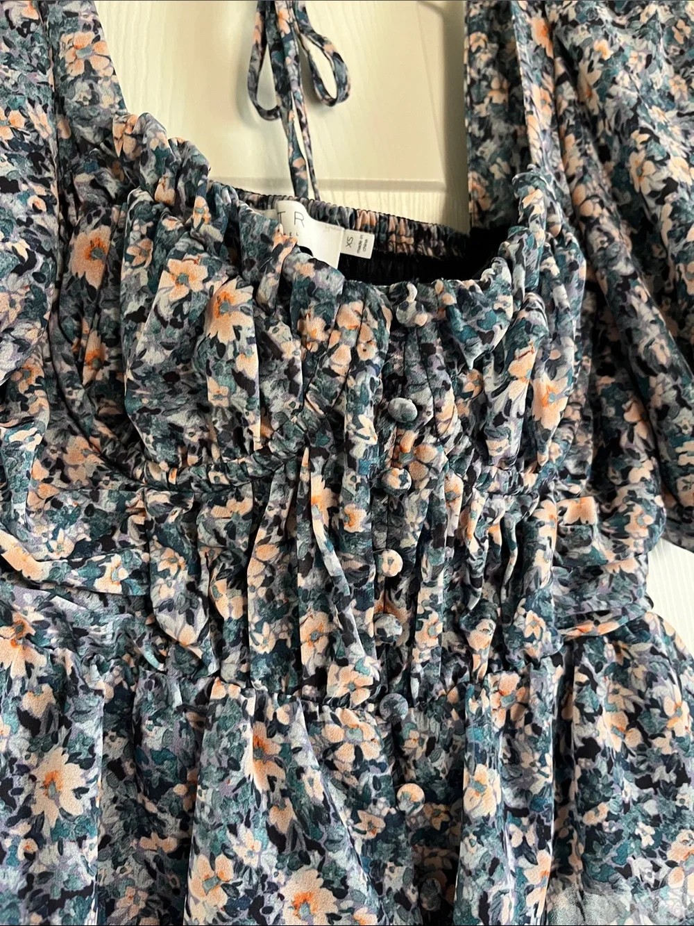 NWOT Astr Floral Smocked Peplum Puff-Sleeve Top - Navy & Peach